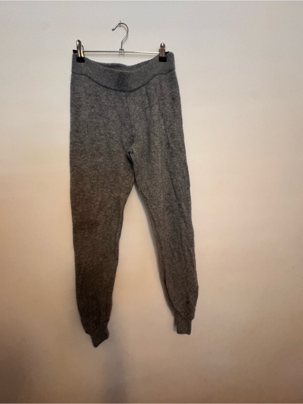 Cozy cashmere Theory Women size small Grey Knit Jogger Pants